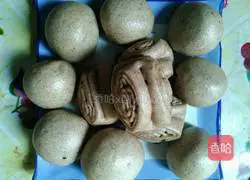 Illustration of how to make sorghum noodle rolls 5