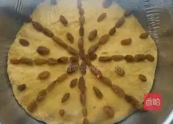 Illustration of how to make pumpkin hair cake 6