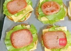 Cheeseburger Recipe Illustration 12