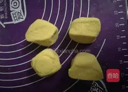 Illustration of how to make bean stuffed steamed buns 2