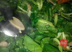 Illustration of how to make fried rice noodles with vegetables 5