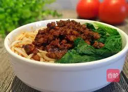 Illustration of how to make rice noodles with mixed sauce 10