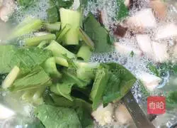 Illustration of how to make mushroom and millet porridge 10