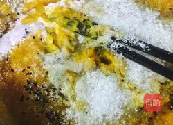 Illustration of how to make pumpkin hair cake 3