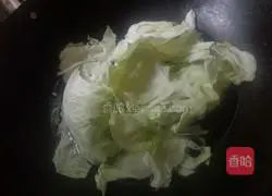 Illustration of how to make chicken whole leg and mushroom claypot rice 11