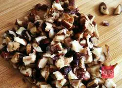 Illustration of braised rice with mushrooms and pork belly 5