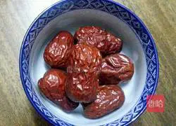 Illustration of how to make blood-tonifying porridge 2