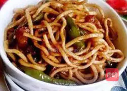 Illustration of how to make braised beans and noodles 8