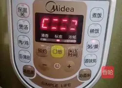 Illustration of how to make rice, quinoa and pumpkin porridge 6