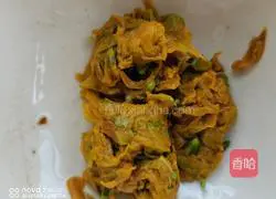 Illustration of how to make black beans, red dates and forsythia flowers 7