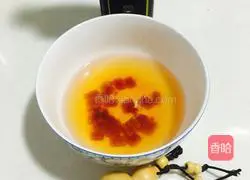 Illustration of how to make hawthorn and sorghum rice porridge 7