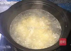 Illustration of how to make green vegetable, pumpkin and lean meat porridge 8