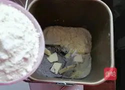 Illustration of how to make rye and black rice hamburgers 2