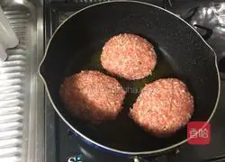 Illustration of how to make private sandwich cheeseburger meat 10