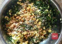 Illustration of how to make leek and egg box 4