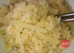 Illustration of how to make braised radish rice 7