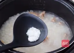 Illustration of how to make scallop and pork ribs porridge 10