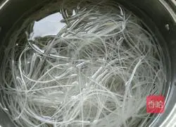 Illustration of Li's Homemade Spicy Rice Noodles 1