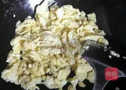 Illustration of how to make egg and leek box 5