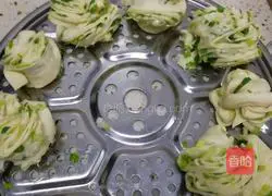 Illustration of how to make delicious Thousand Layer Rolls 10