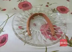 Illustration of how to make tomato, egg and ham hamburgers 3