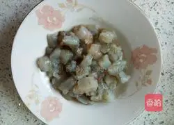 Illustration of how to make shrimp and cheese colorful baked rice 2