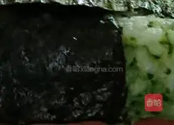 Illustration of how to make broccoli luncheon meat rice balls 4