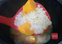 Illustration of how to make stomach-warming sweet potato porridge 7