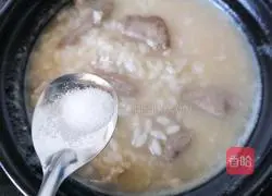 Illustration of how to make pork liver and lean meat porridge 8