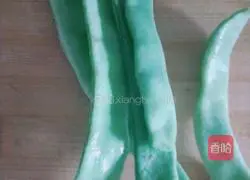 Illustration of how to make braised beans and noodles 1