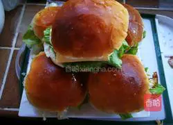 Illustration of how to make beef and egg burgers 6