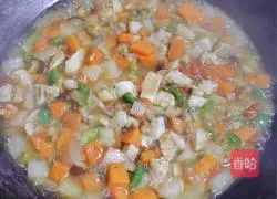 Illustration of how to make tomato and black pepper chicken diced baked rice 4