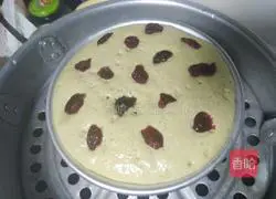 Illustration of how to make matcha cranberry cake 6