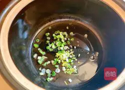 Illustration of how to make seafood porridge 5