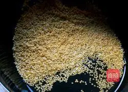 Illustration of how to make red dates and millet porridge 2