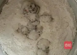 Illustration of making homemade black sesame Yuanxiao 18