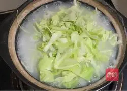 Illustration of how to make cabbage and lean meat porridge 5