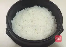 Illustration of how to make claypot rice 1