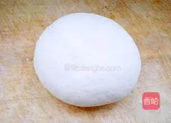 Illustration of how to make large flower rolls 3