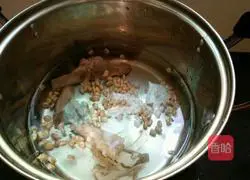 Illustration of how to make pork fan bone polenta 3