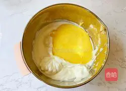 Illustration of how to make taro paste and meat floss cake box 10