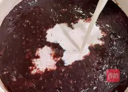 Red bean, black rice and milk porridge Illustration of how to do it 2
