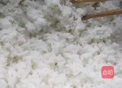 Illustration of how to make glutinous rice 2
