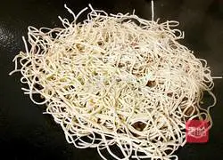 Illustration of how to make steamed noodles (Henan braised noodles) 9