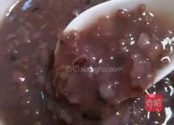 Illustration of how to make multi-grain porridge 4