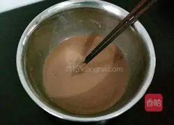 Illustration of how to make cocoa sesame milk-flavored hair cake 4