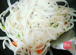 Illustration of how to make fried pork liver rice noodles 7