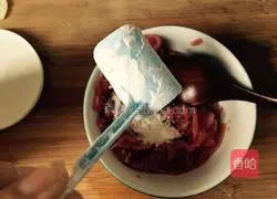 Illustration of home-style braised beans and noodles 7