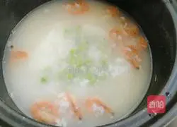 Illustration of how to make dried shrimp and egg casserole porridge 10