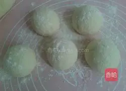 Illustration of how to make milky jujube rolls 5
